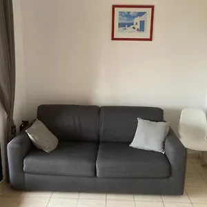 https://appartement-2-chambres-avec-piscine-face-a-la-mer-a-la.fr-provencehotel.com